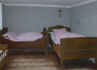 Functional & Stylish Bed and Dressing Table Design Ideas Functional & Stylish Bed and Dressing Table Design Ideas