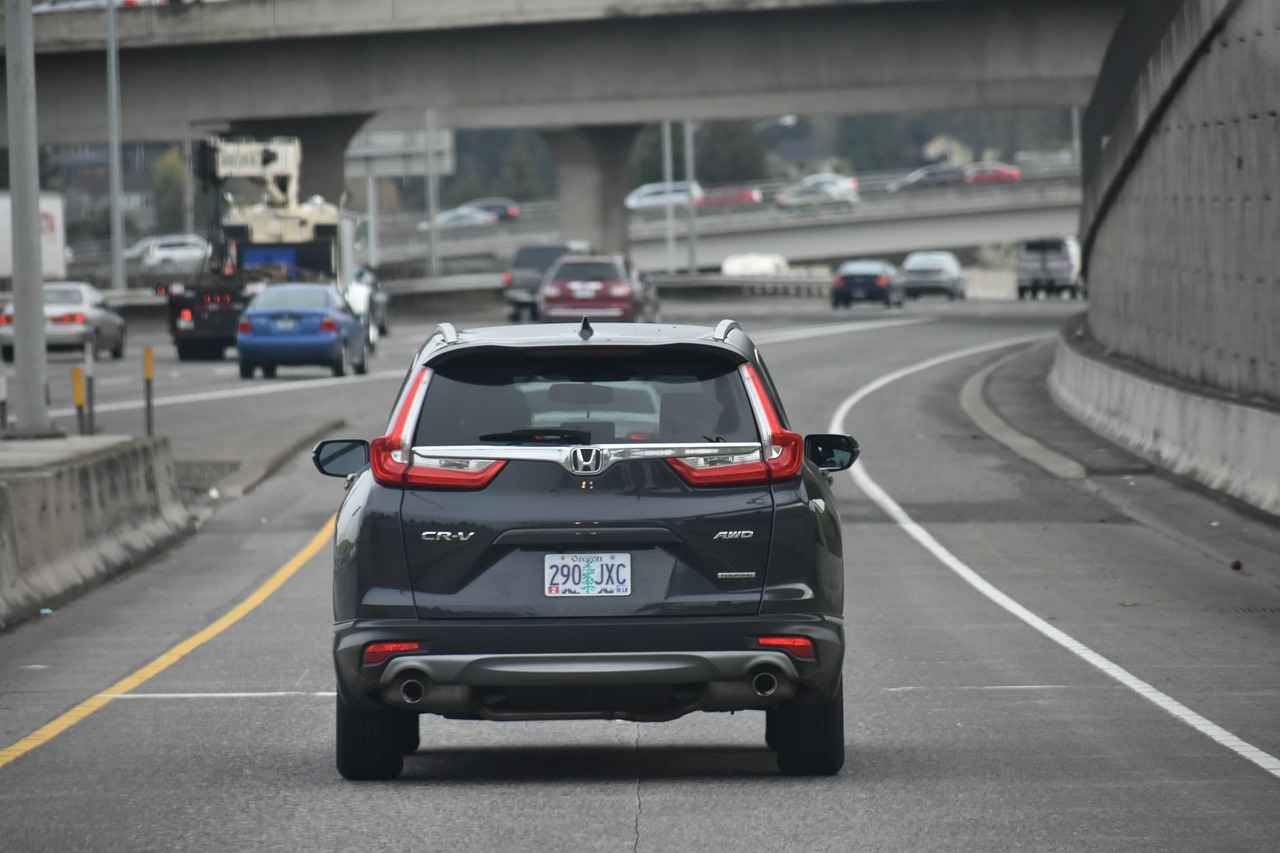 Going Green: Pros and Cons of the Honda Civic Hybrid 4 Pros of the Honda Civic Hybrid
