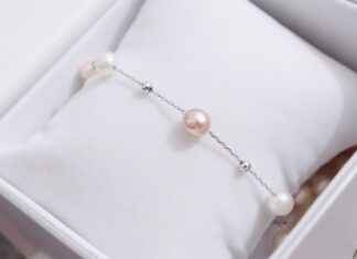Golden Pearl Necklace: Why It’s a Rare and Valuable Choice Golden Pearl Necklace: Why It’s a Rare and Valuable Choice