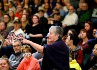 GOP Congress Members Plan Limited Town Hall Appearances gop-congress-members-plan-limited-town-hall-appearances