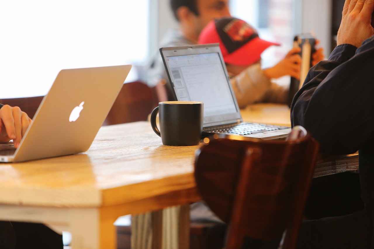 Guest Blogging Strategies for Growing a Personal Brand on Social Media 12 Success Stories: Guest Blogging in Action