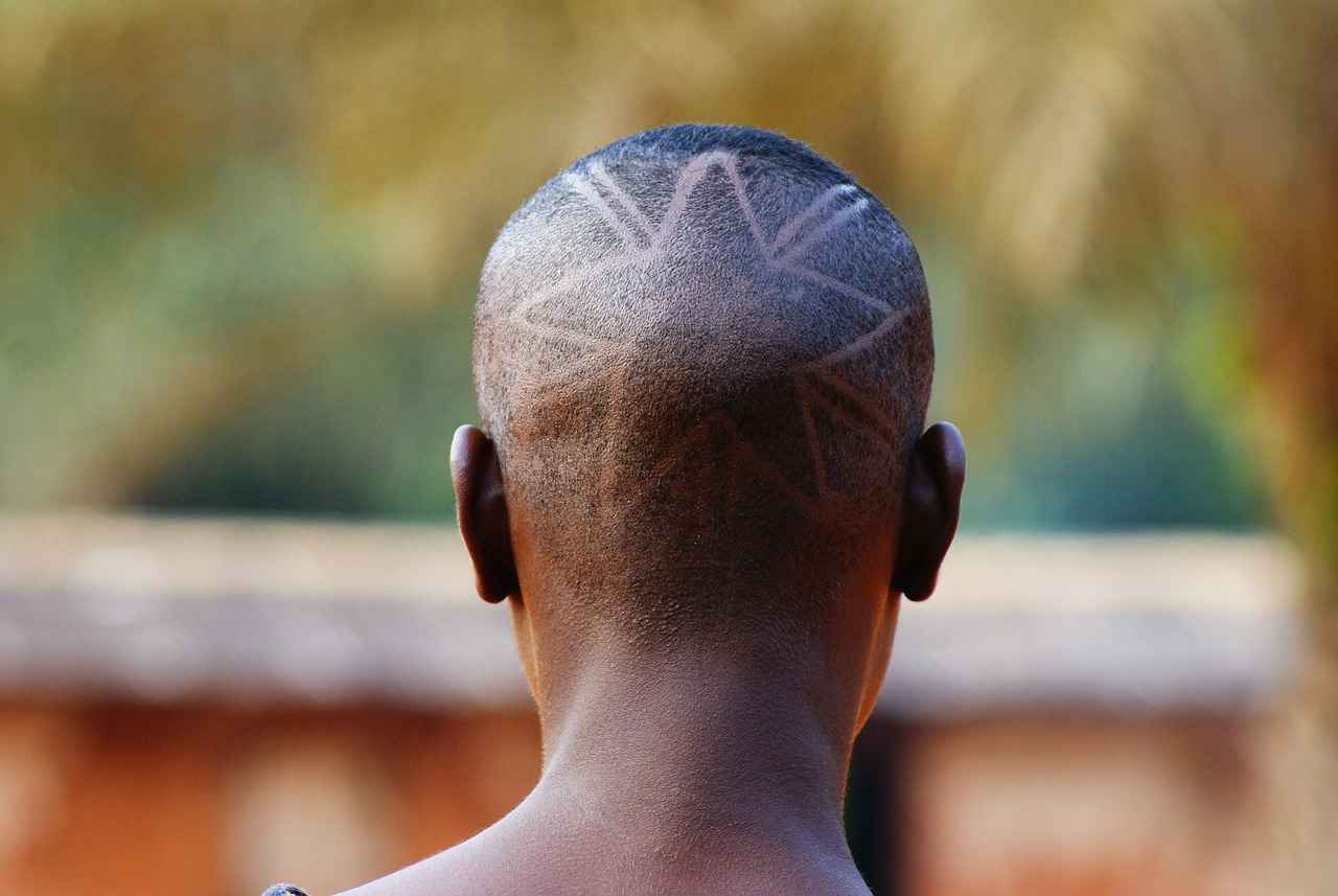 Haircut Styles for Straight Hair Men: Sleek and Modern Cuts for a Polished Look 2 How to Choose the Right Haircut for Your Face Shape?