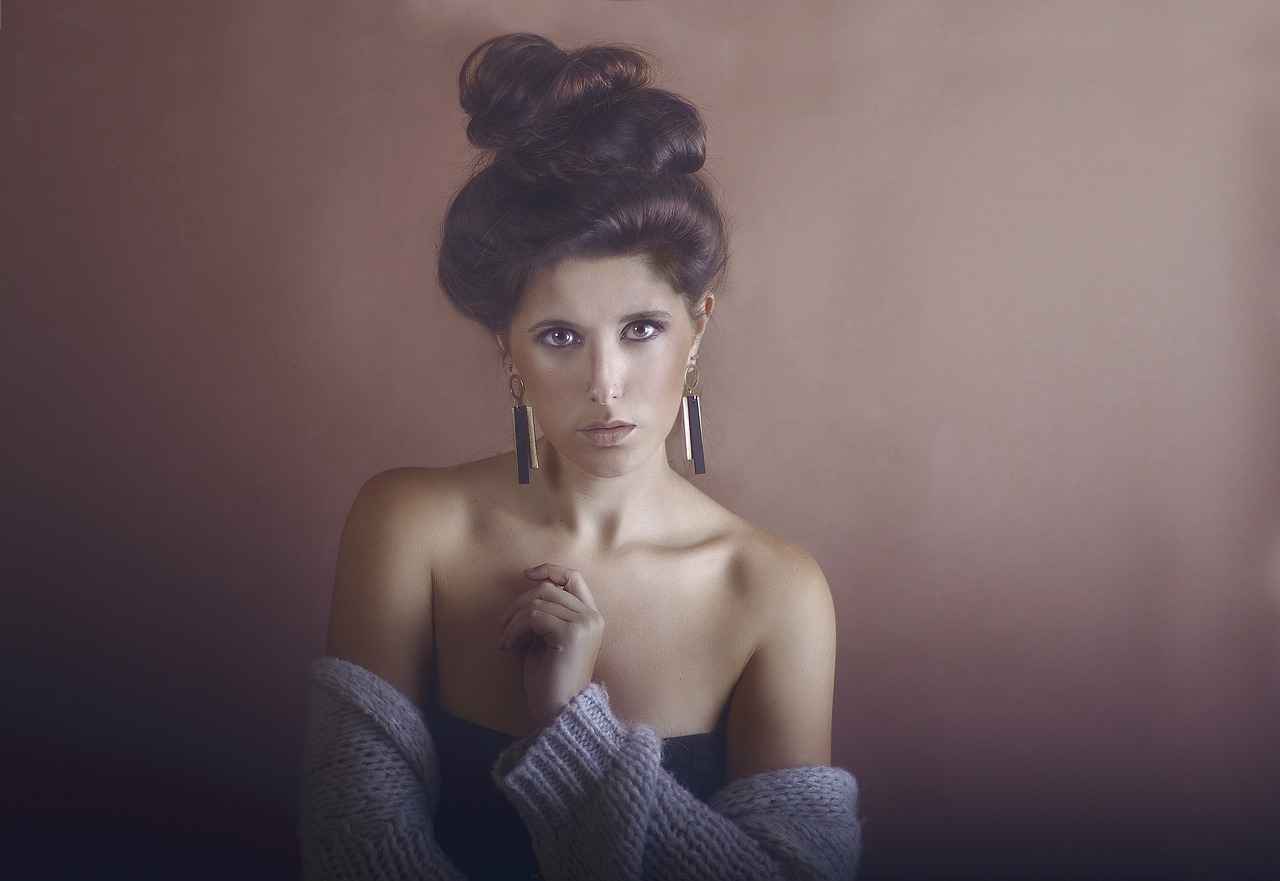 Haircut Styles for Thin Hair: Best Cuts to Create Volume and Fullness 6 How to Choose the Right Haircut for Your Face Shape?