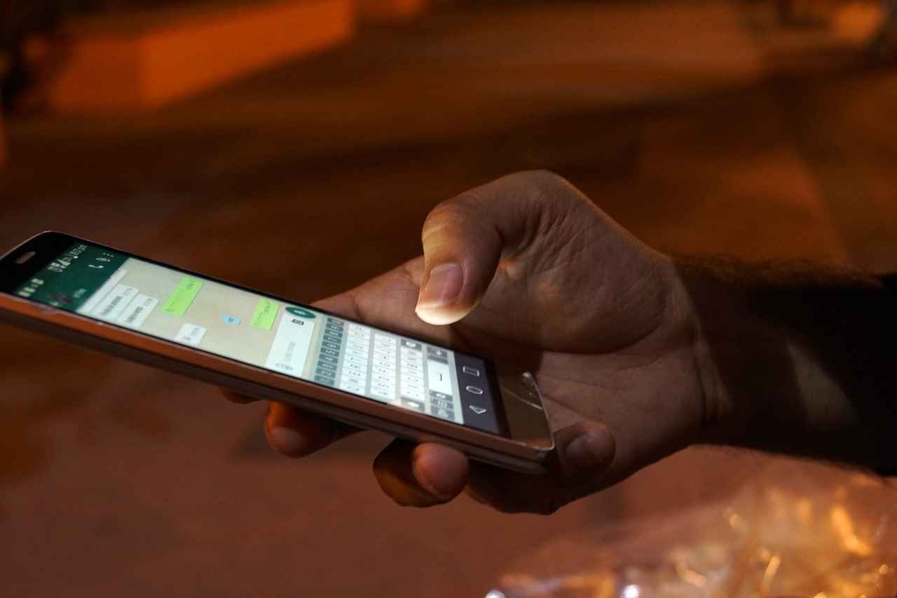 Hand Holders for Mobile Phones: How to Make Your Life Easier 1 What Are Hand Holders for Mobile Phones?