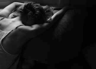 Handmade Bed Sheet Painting Designs: Unique and Customizable Options Handmade Bed Sheet Painting Designs: Unique and Customizable Options