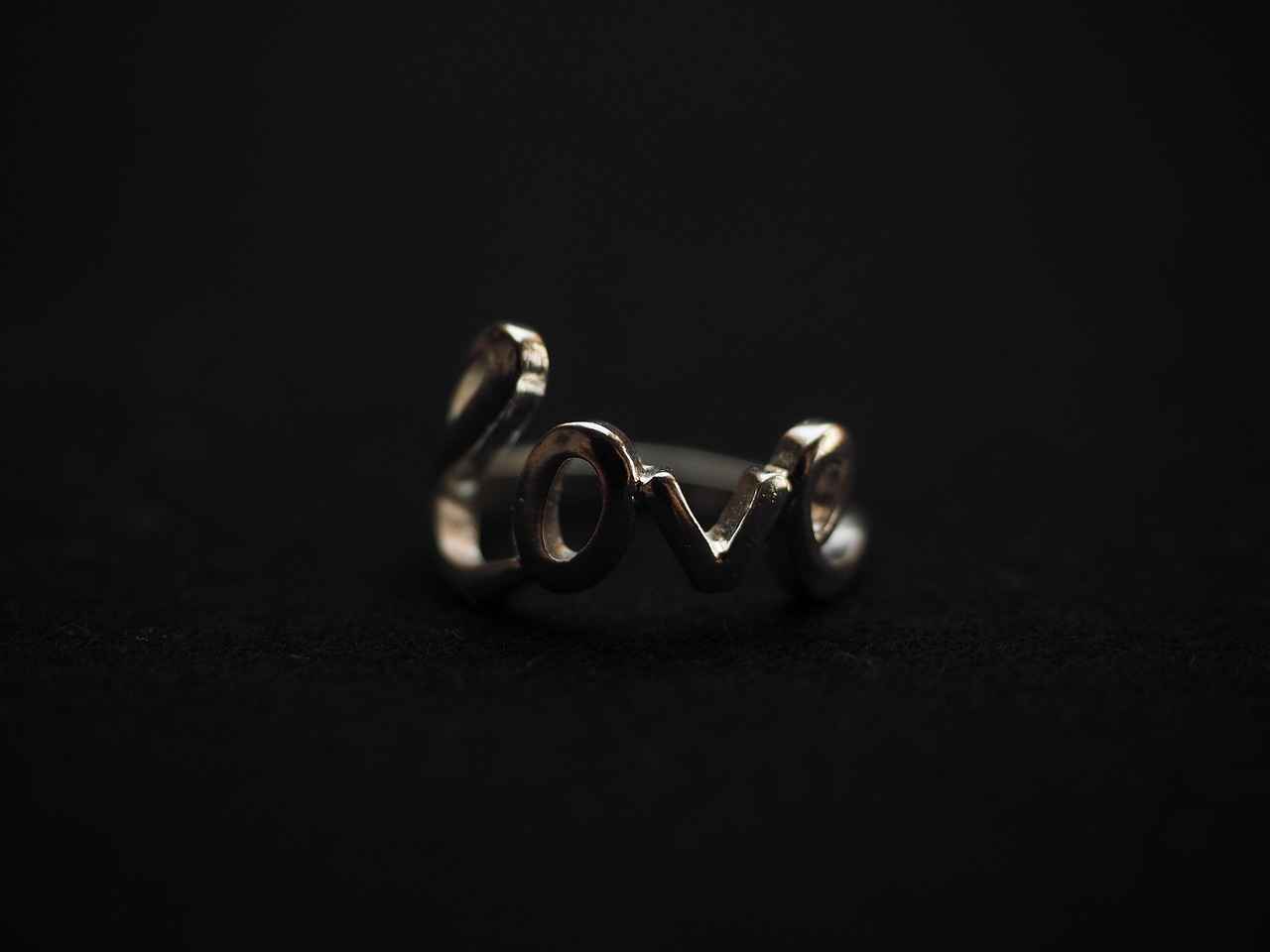 Handmade vs. Machine-Made Jewelry: Which One is Better? 4 What are the Benefits of Machine-Made Jewelry?