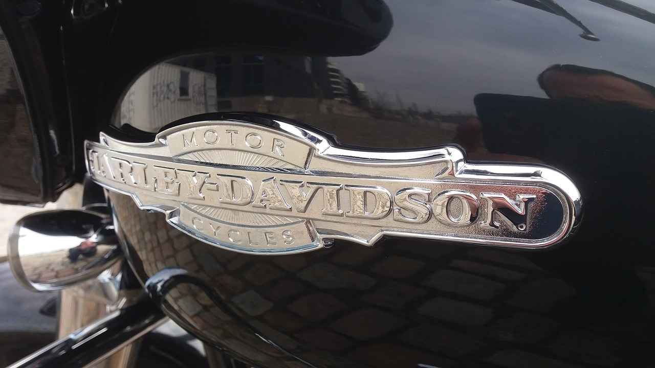 Harley Davidson Phone Holders: The Best Picks for Bikers 3 Windscreen Phone Mounts