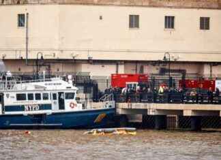 Helicopter Plunge into Hudson River Caught on Video helicopter-plunge-into-hudson-river-caught-on-video