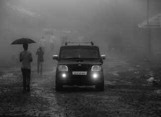 How Cell Phone Cup Holders Are Improving Car Organization How Cell Phone Cup Holders Are Improving Car Organization