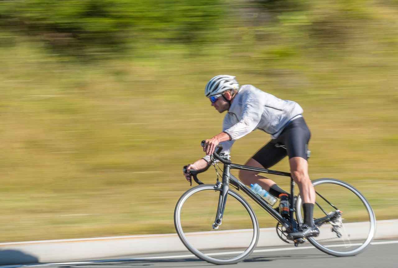 How Fast Can Electric Bikes Really Go? Exploring Top Speeds 4 Comparing Electric Bikes to Traditional Bicycles