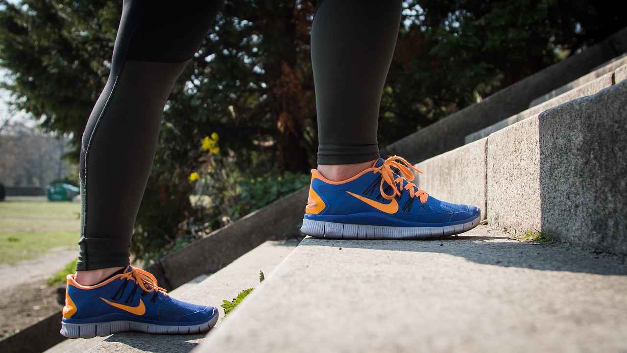 How Hair Transplant Clinics Use Stem Cell Therapy for Hair Regrowth 2 The Science Behind Hair Loss