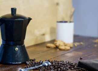 How to Brew Coffee in Your Car with a Portable Coffee Maker How to Brew Coffee in Your Car with a Portable Coffee Maker