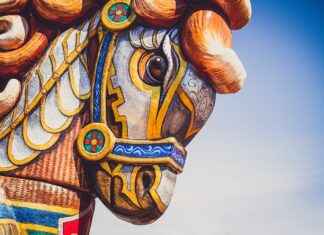 How to Build a Freestanding Wooden Partition for Home & Office How to Build a Freestanding Wooden Partition for Home & Office