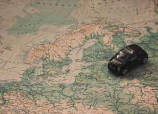 How to Change a Headlight Bulb in a Honda Accord How to Change a Headlight Bulb in a Honda Accord