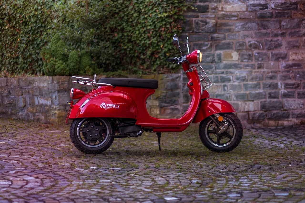 How to Choose Between Electric Bikes and Electric Scooters 2 Understanding Electric Scooters