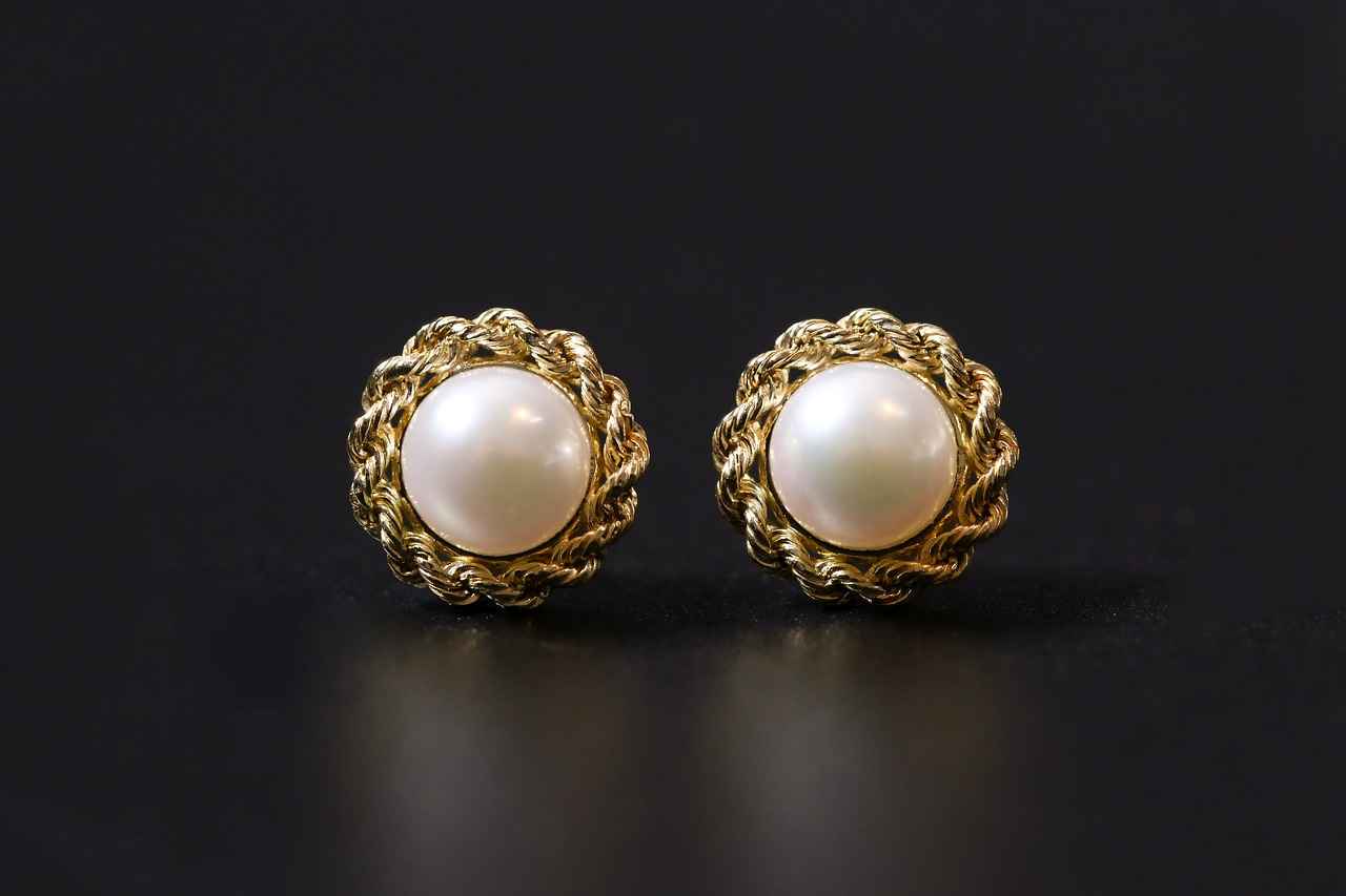 How to Choose Jewelry Based on Your Zodiac Sign 6 Adornments for Leo