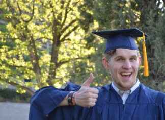 How to Choose Jewelry for Your Graduation Ceremony How to Choose Jewelry for Your Graduation Ceremony