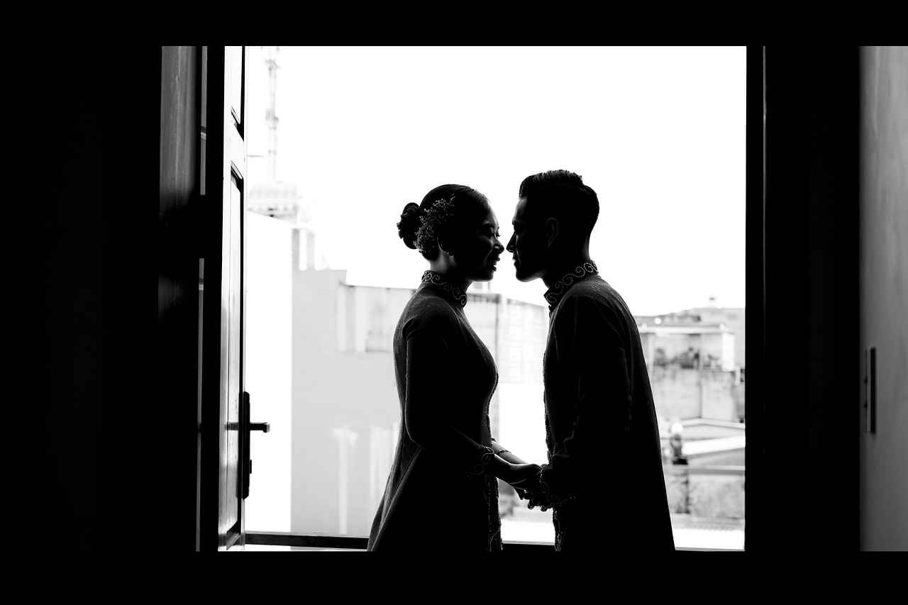 How to Choose the Perfect Wedding Band for Your Partner 4 Personalizing the Wedding Band