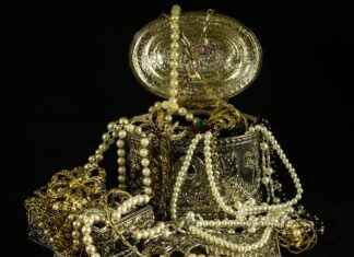 How to Choose the Right Birthstone for Personalized Jewelry How to Choose the Right Birthstone for Personalized Jewelry