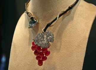 How to Choose the Right Font & Style for Engraved Jewelry How to Choose the Right Font & Style for Engraved Jewelry