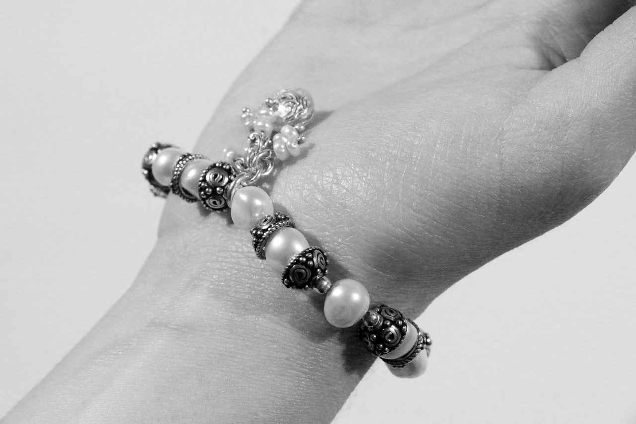 How to Choose the Right Jewelry for Work and Professional Settings 3 Color and Material Considerations