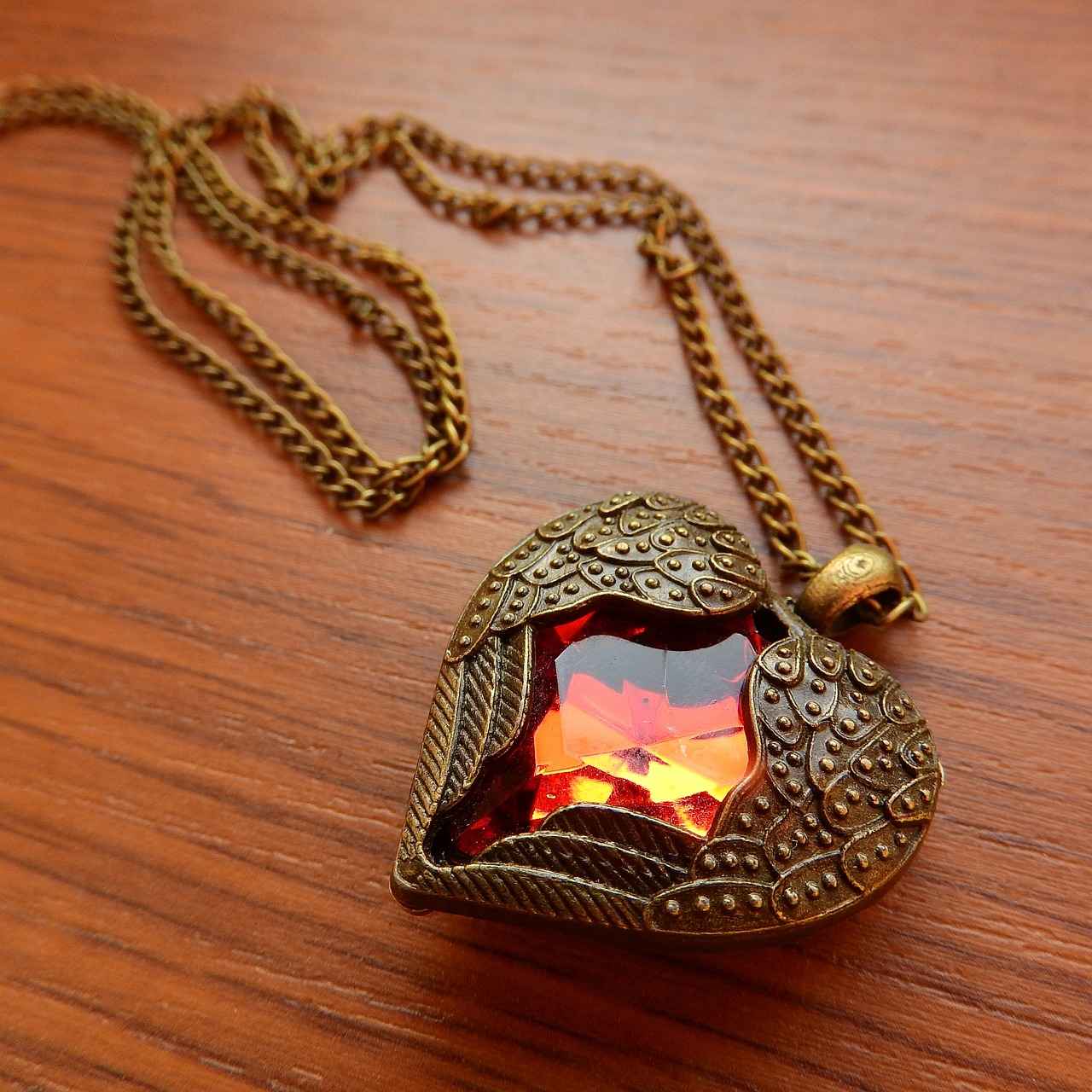 Yüz Şekilleri ve Kolye Seçimi