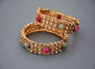 How to Clean & Maintain Platinum Jewelry How to Clean & Maintain Platinum Jewelry