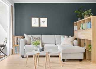 How to Create a Folding Room Divider with Hinges (DIY Tutorial) How to Create a Folding Room Divider with Hinges (DIY Tutorial)