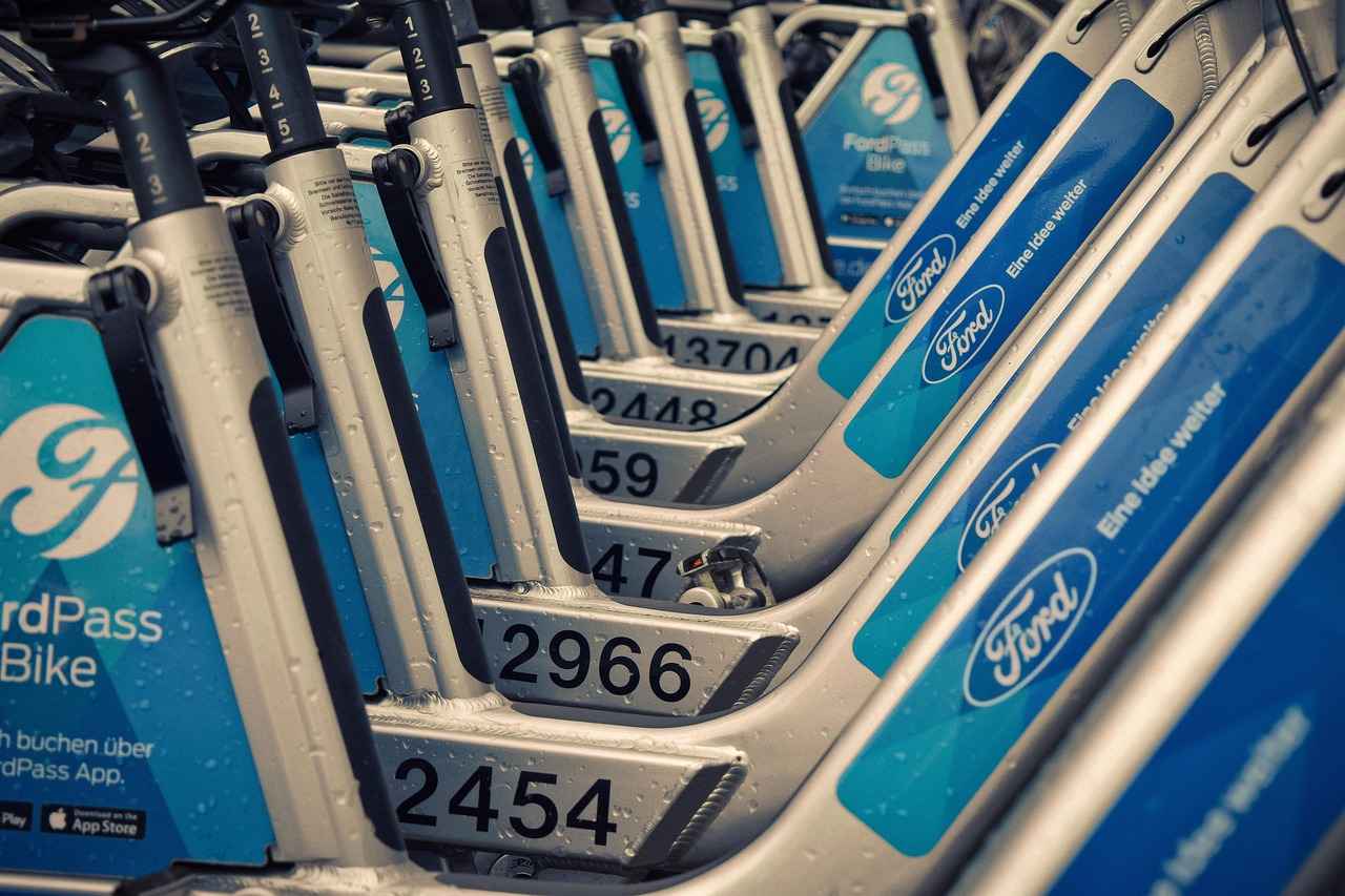 Benefits of Renting Electric Bikes