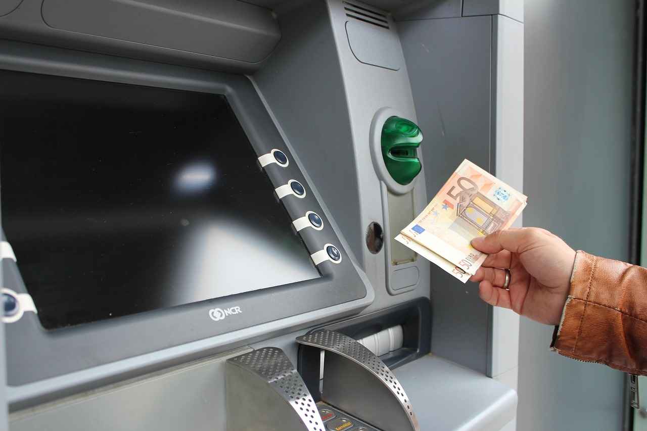 How to Get a Fast Cash Loan and Avoid Common Pitfalls 2 Types of Fast Cash Loans