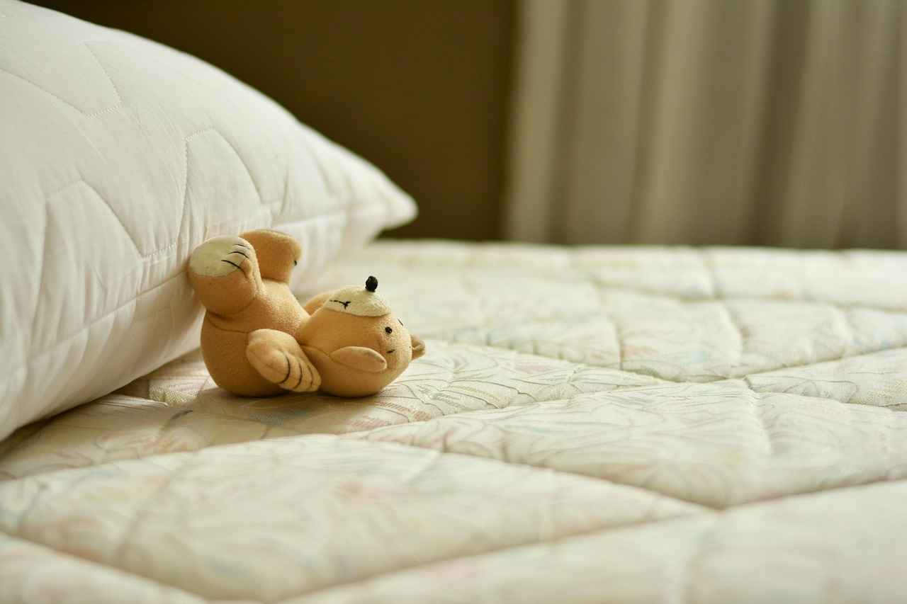Accessorizing Your Bed Back Wall