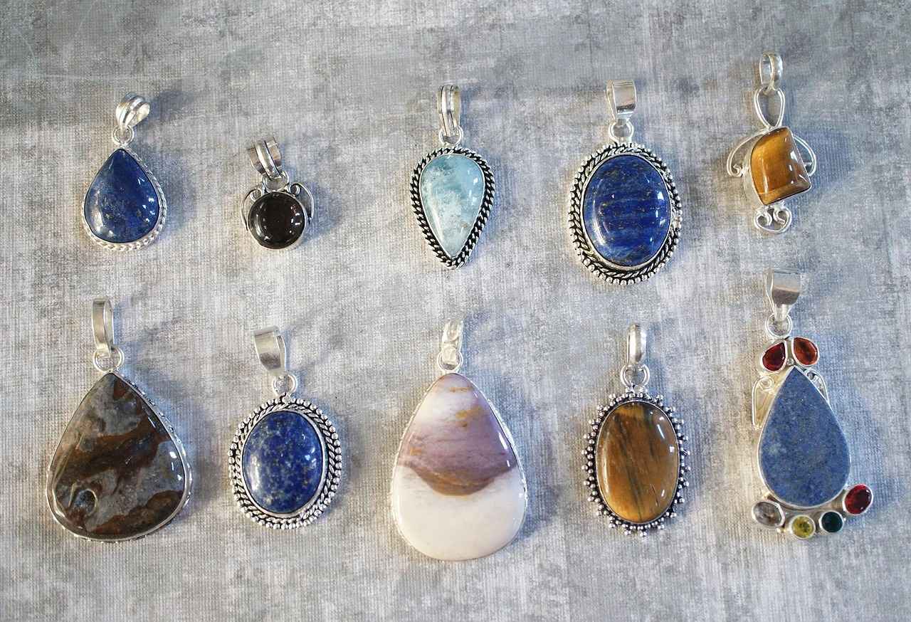 How to Make Old Jewelry Look Brand New Again 2 Essential Cleaning Techniques