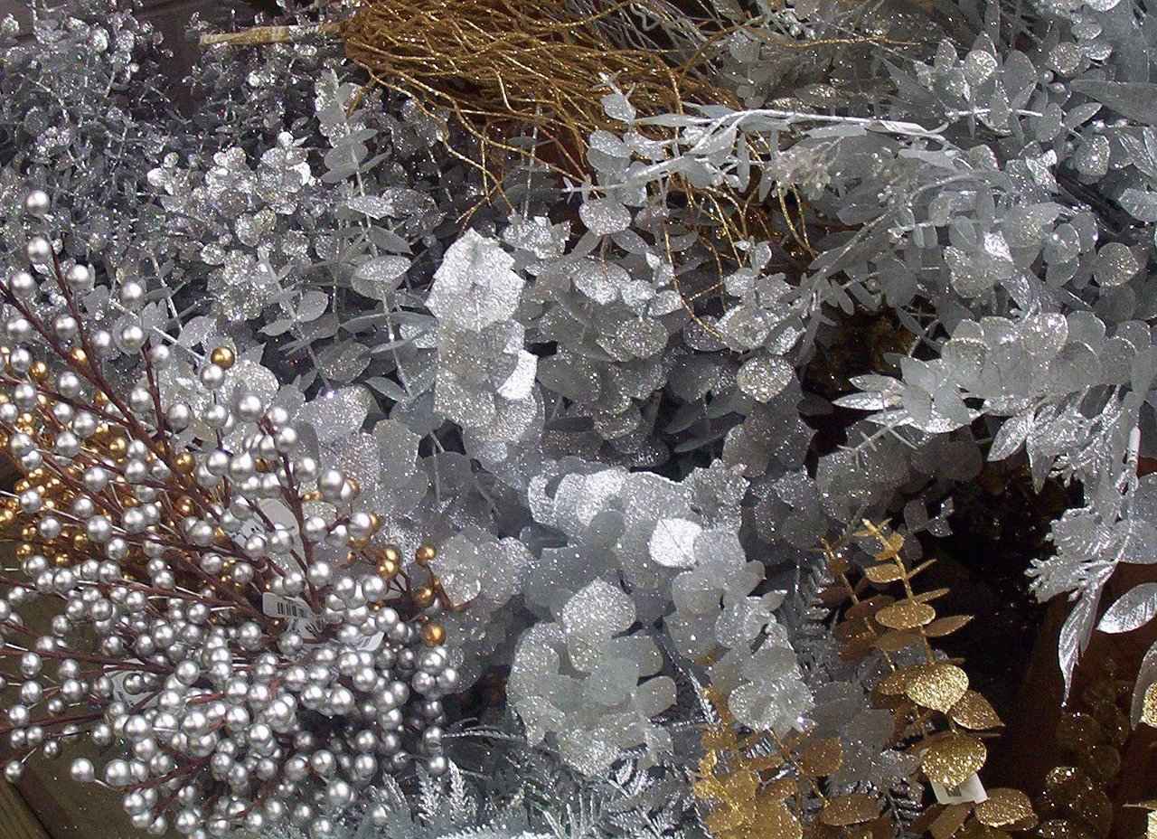 How to Mix Gold and Silver Bracelets Without Clashing 3 Color Coordination Tips