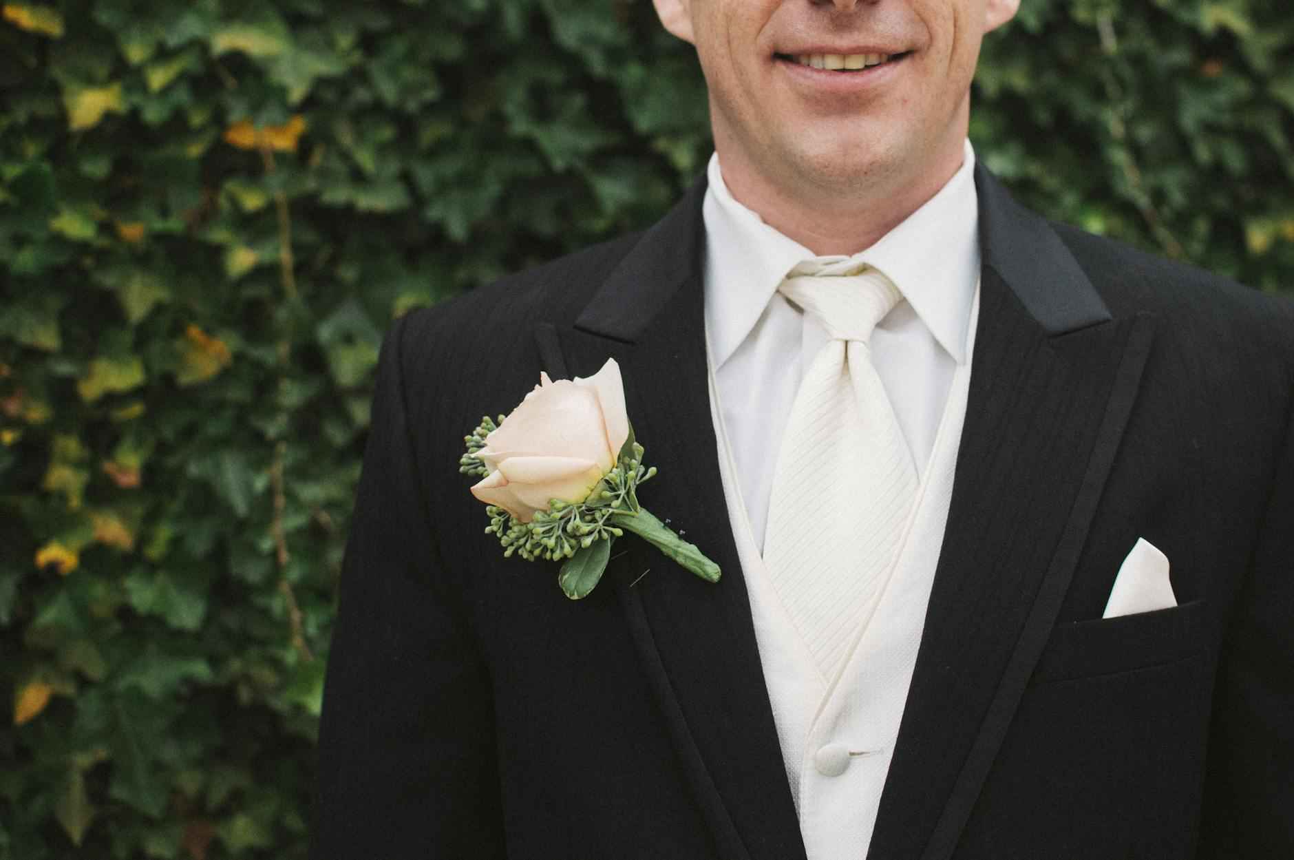How to Pin a Perfect Boutonniere in Under 60 Seconds 7 Maintaining Your Boutonniere Throughout the Event