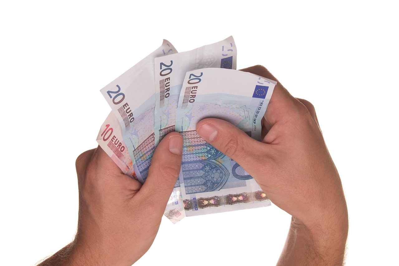 How to Qualify for a Personal Loan with Low Credit Scores 2 What is a Low Credit Score?