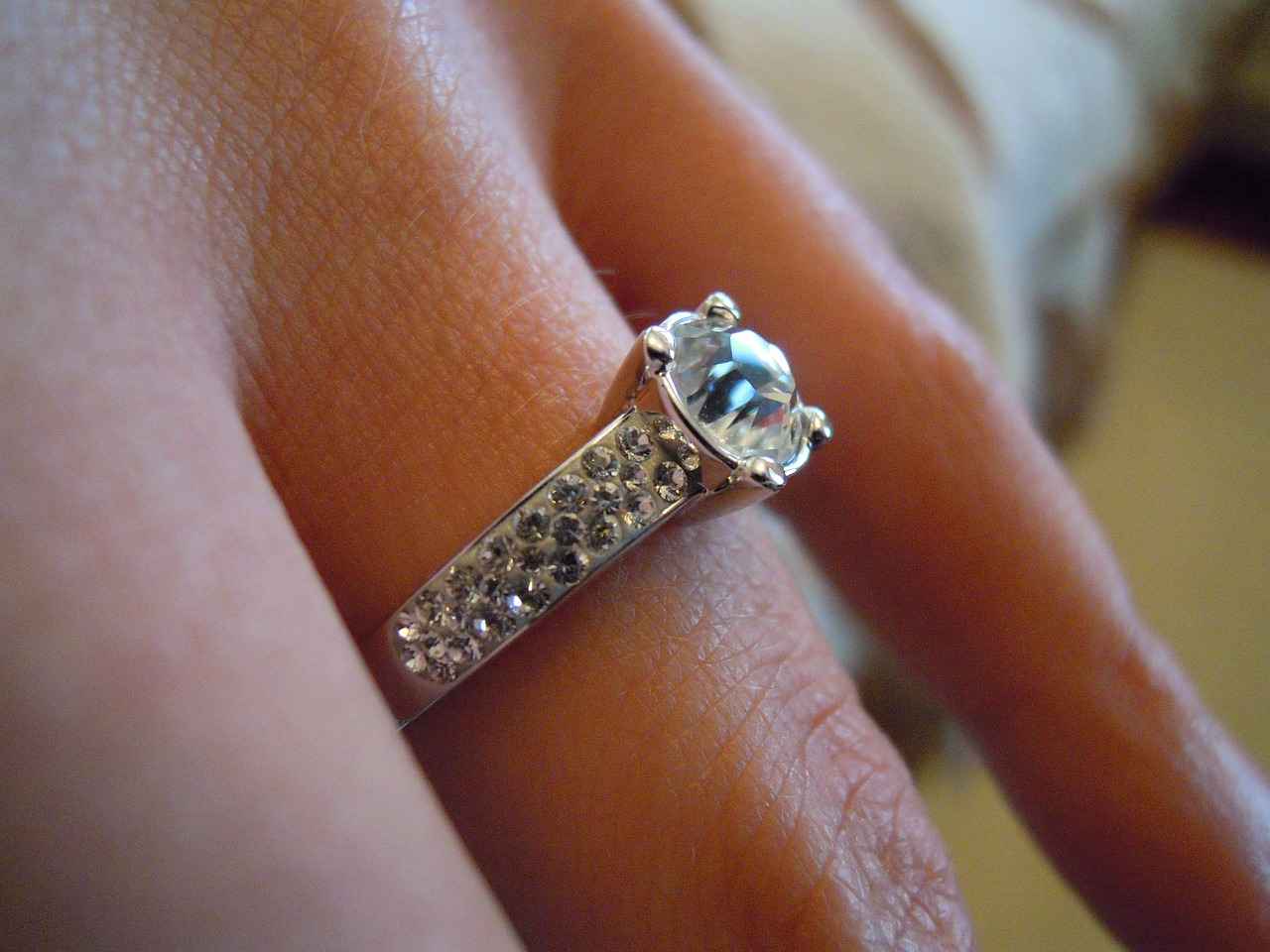 How to Restore and Clean Vintage Jewelry 2 Common Types of Vintage Jewelry