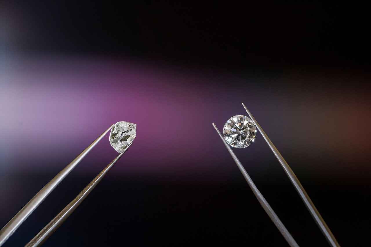 How to Spot a Fake Diamond Ring: Tips from Experts 5 Seeking Professional Appraisal
