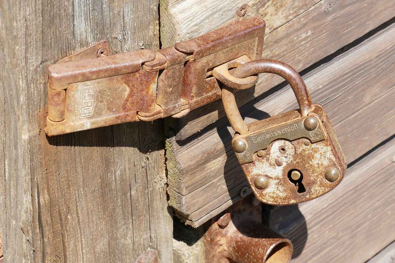 How to Turn Old Doors into a Beautiful DIY Room Divider 1 What Are the Benefits of Using Old Doors as Room Dividers?