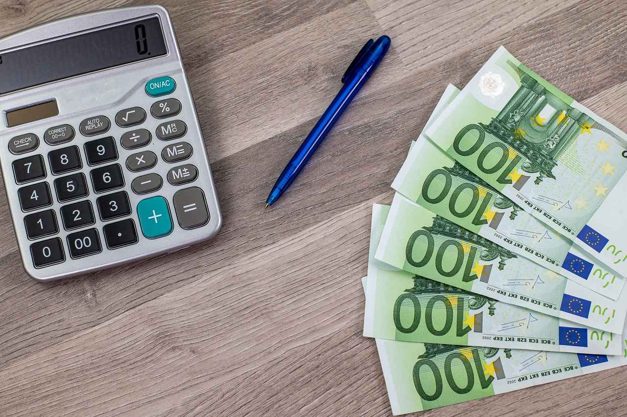 How to Use a Loan Payment Calculator for Your Personal Finance Goals 4 Understanding Amortization Schedules