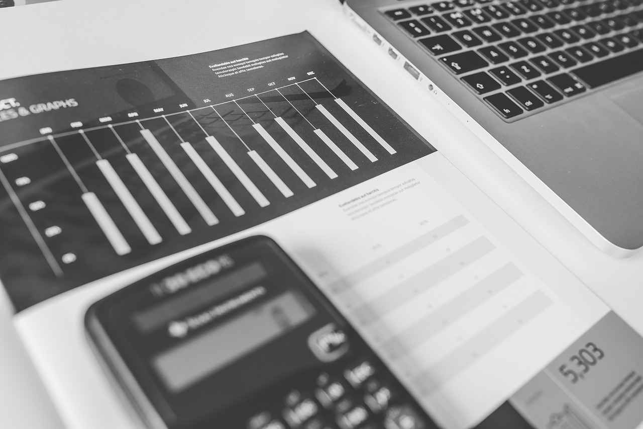 How to Use a Refinance Loan Calculator to Lower Your Payments 2 Benefits of Using a Refinance Loan Calculator
