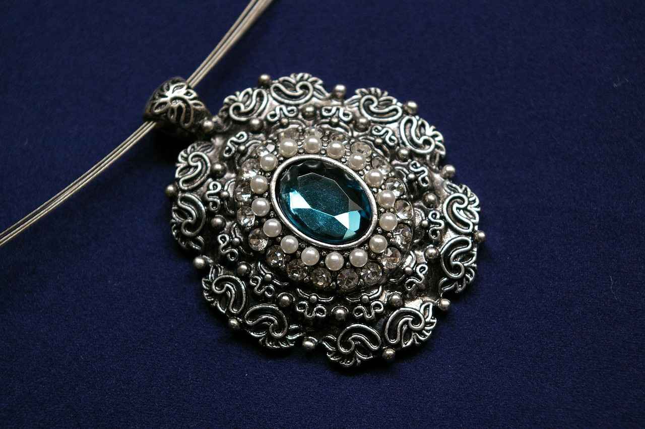 How to Wear Jewelry with Different Necklines 4 Jewelry Tips for High Necklines
