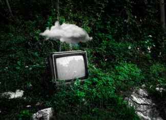 Hulu Live TV vs. Sling TV: Which is Best for Sports Fans? Hulu Live TV vs. Sling TV: Which is Best for Sports Fans?