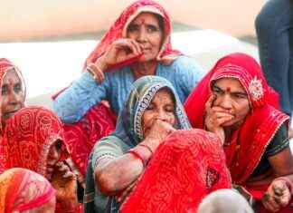 Indian Fabrics in New York: Top Stores for Sarees, Dupattas, and More Indian Fabrics in New York: Top Stores for Sarees, Dupattas, and More