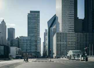 Indian Street Markets in New York: Shopping for Traditional and Modern Goods Indian Street Markets in New York: Shopping for Traditional and Modern Goods