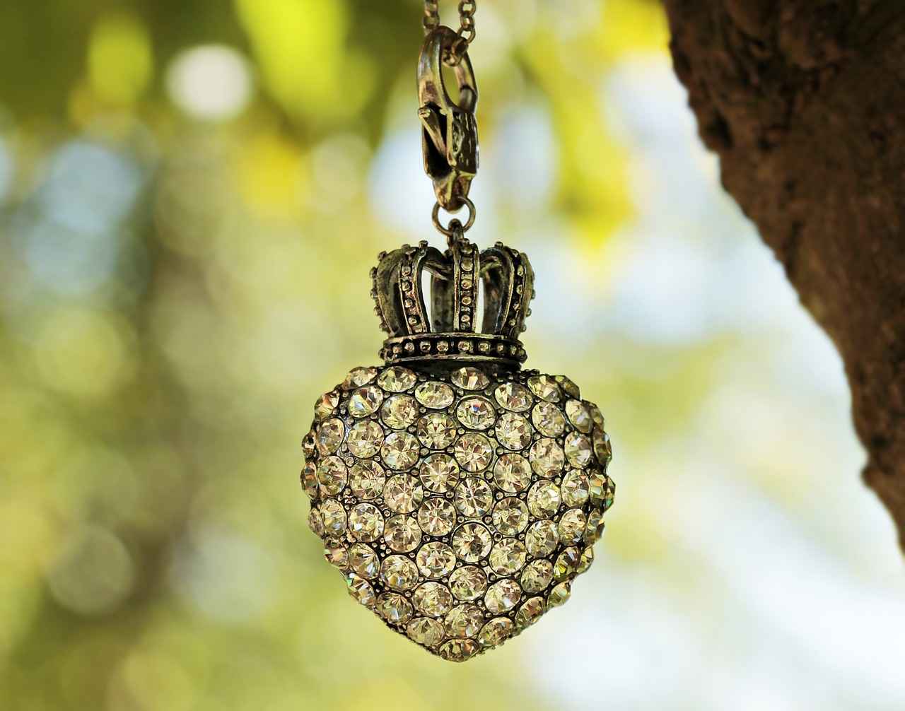 Jewelry Styling Tips for Every Outfit 2 Choosing the Right Jewelry for Different Occasions