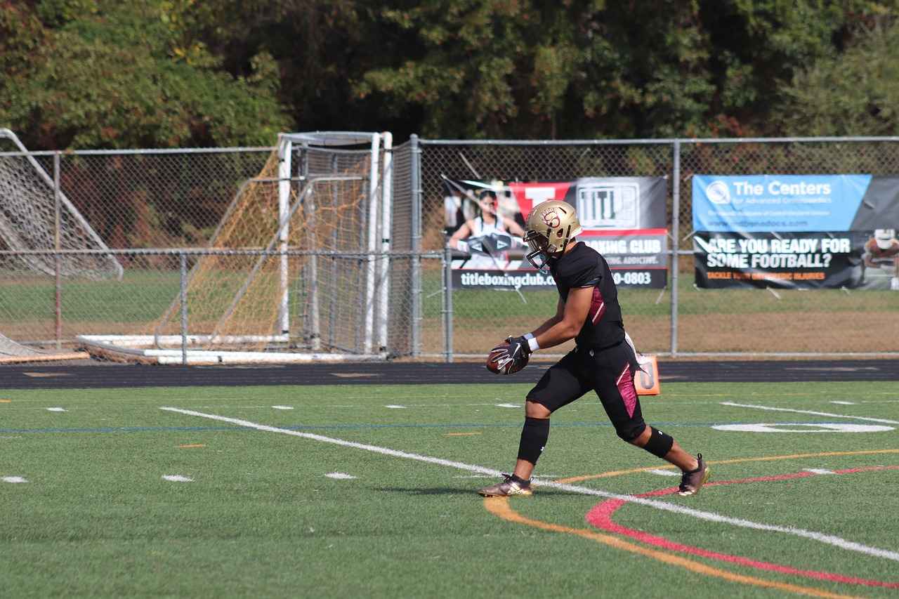 Kniko Howard's Early Life