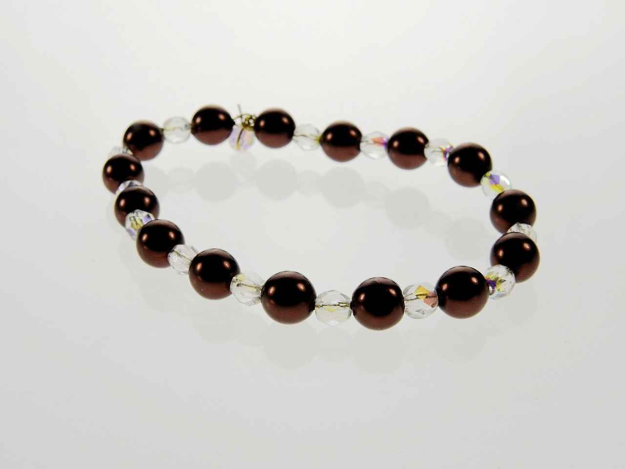 Accessorizing with Large Pearl Necklaces