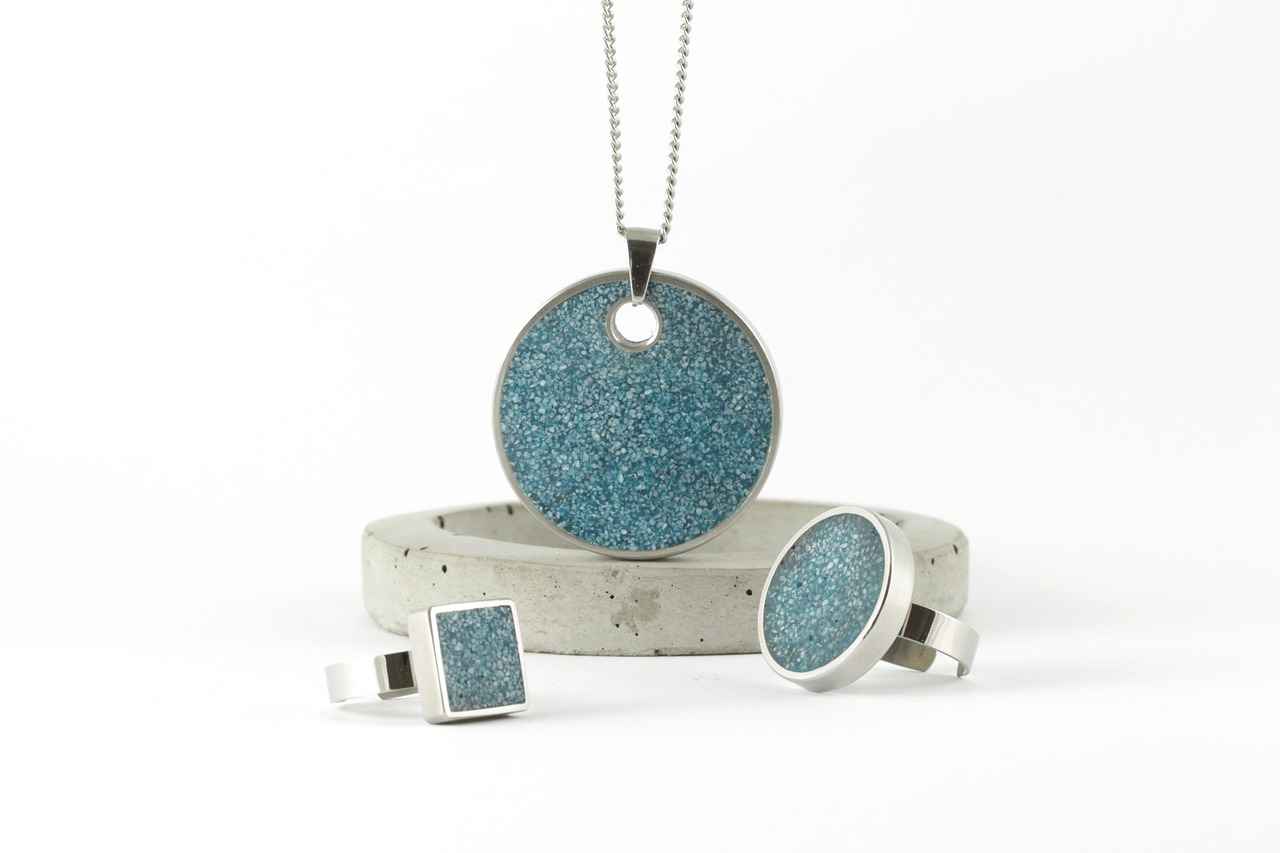 Layered Pearl Necklace: The Chic Way to Wear Pearls 10 Where to Buy Layered Pearl Necklaces