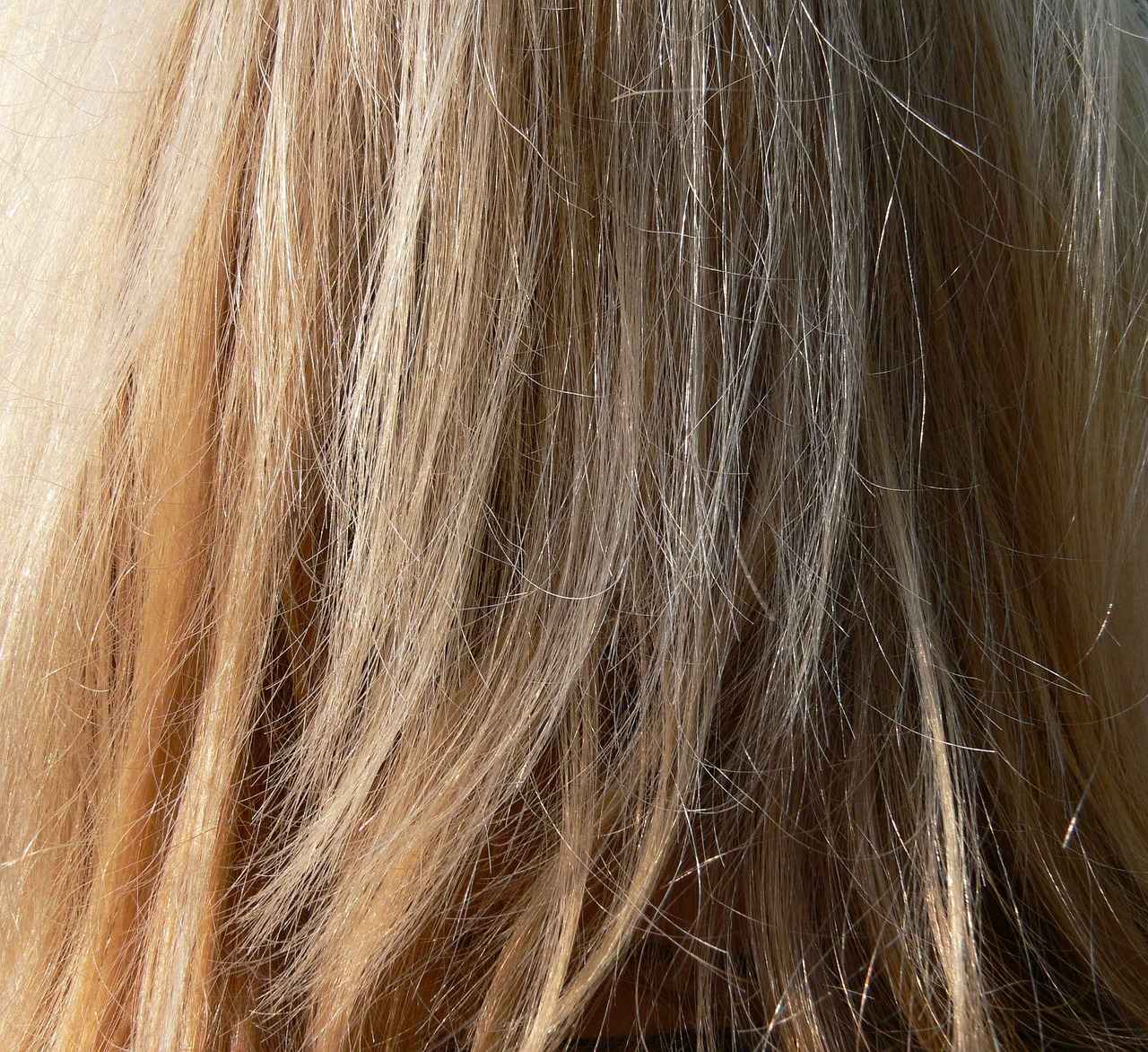 Long Curly Haircut Styles: Enhance Your Natural Curls with These Cuts 3 What Are the Key Maintenance Tips for Long Curly Hair?