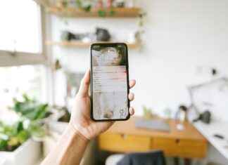 Magnetic Car Phone Holders: Why They Are Perfect for On-the-Go Drivers Magnetic Car Phone Holders: Why They Are Perfect for On-the-Go Drivers